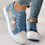 Blonde sneakers med broderi og prikdetaljer