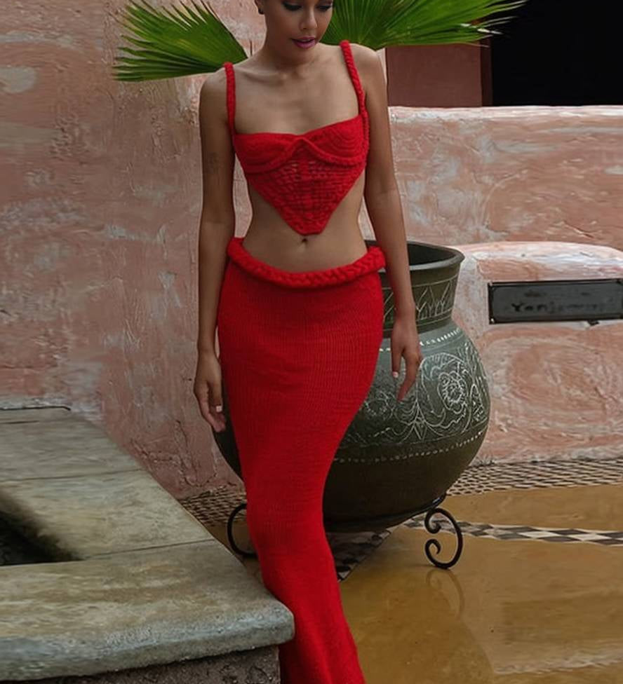 Elegant Strandoutfit Sæt – Cropped Top og Nederdel i Hæklet Design