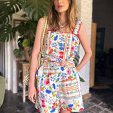 Sommer sæt med blomsterprint – Top og shorts i boheme-stil