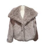 Kort Faux Fur Jakke med Bred Krave