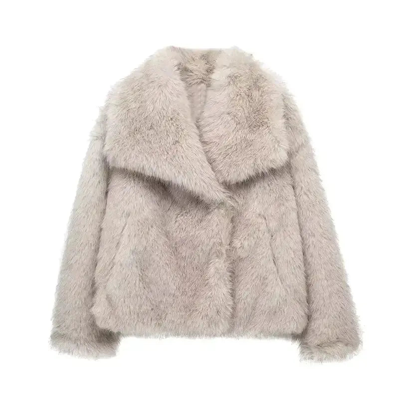 Kort Faux Fur Jakke med Bred Krave