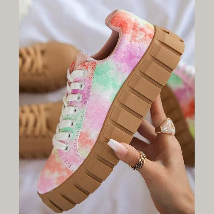 Monokrome sneakers med chunky sål