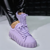Monokrome sneakers med chunky sål