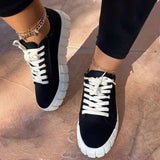 Monokrome sneakers med chunky sål