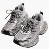 Sporty sneakers med mesh og støttende sål