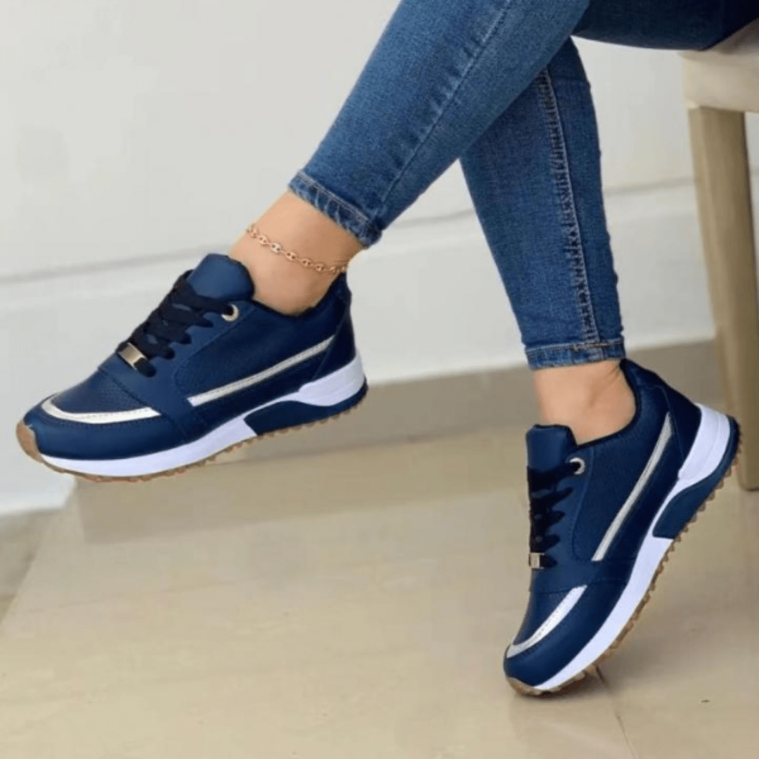 Chunky sneakers med sporty detalje og komfortsål